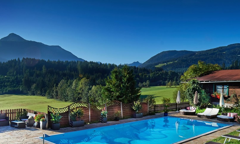 Solarbeheiztes Freischwimmbad