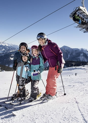 Familien-Skiurlaub © Flachau Tourismus