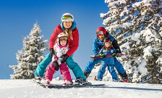 Kinder lernen im Skikurs Skifahren © Flachau Tourismus - zooom productions